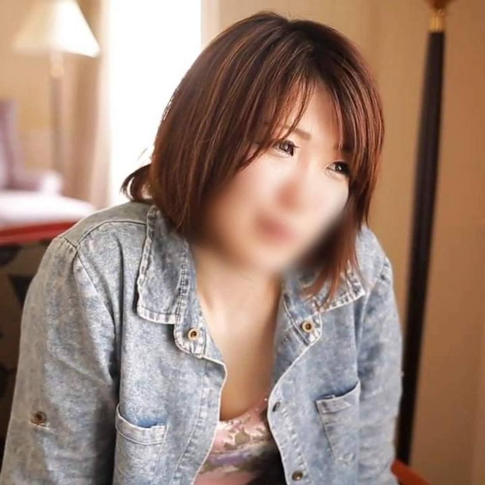 【人妻】抱き心地抜群のぽっちゃり素人妻と真昼のホテルでハメ撮りSEX！巨尻揺らして巨根ち○ぽでイキ狂い！濃厚ザーメン放出！