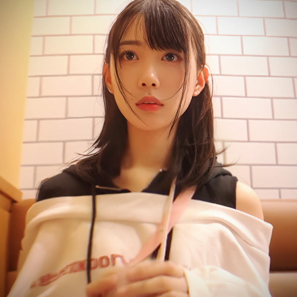 薄幸な美◎女降臨１９歳デカ尻スレンダー。元アイドル引きこもりの色白肌を堪能して中出し。