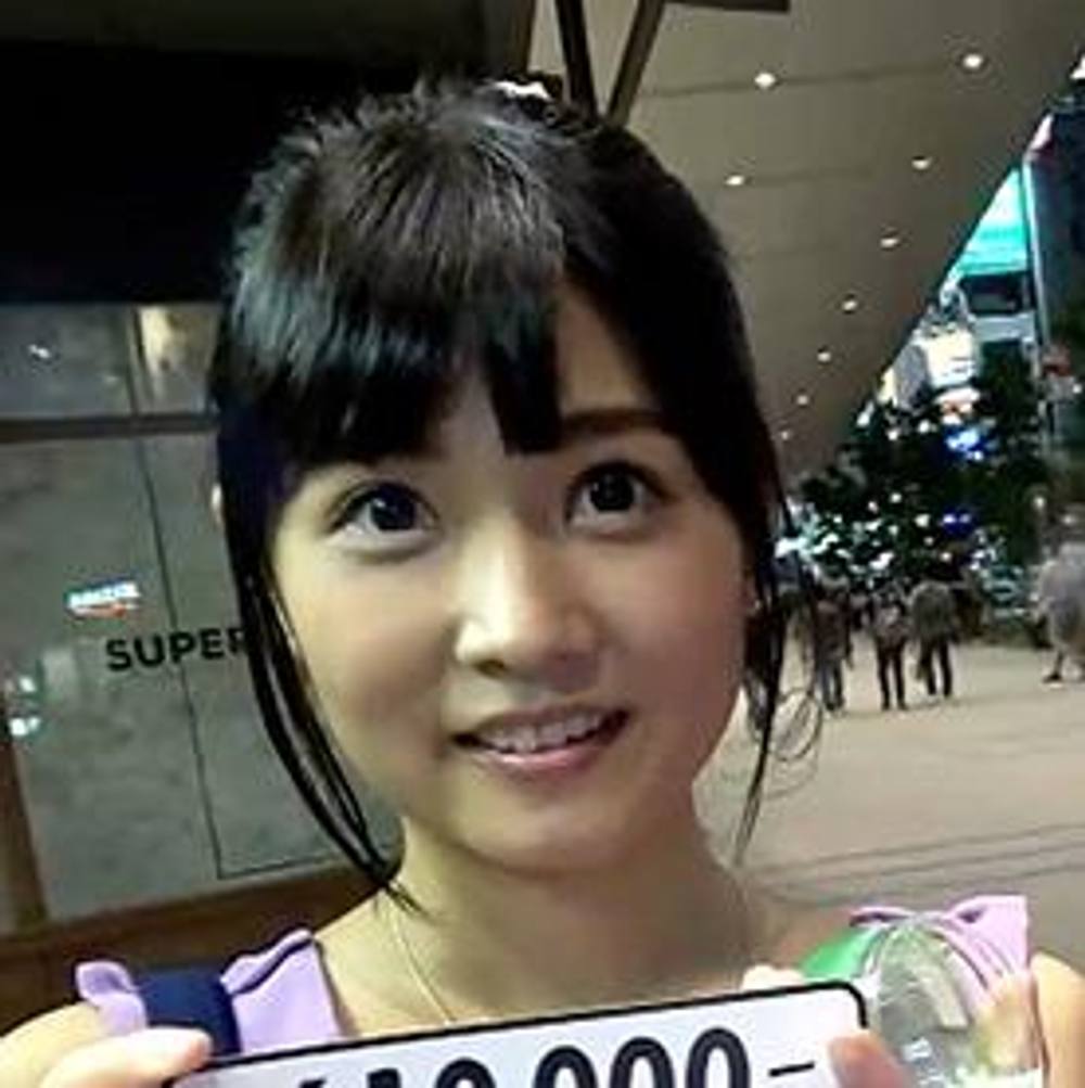 透明感がハンパない清楚で可愛すぎるOLスズちゃん(22)。美脚をガクガク震わせて突き出すドスケベ桃尻！＆ハメ潮びしょ濡れ濃厚セックス！エロカワ痴女っぷりが必見です。