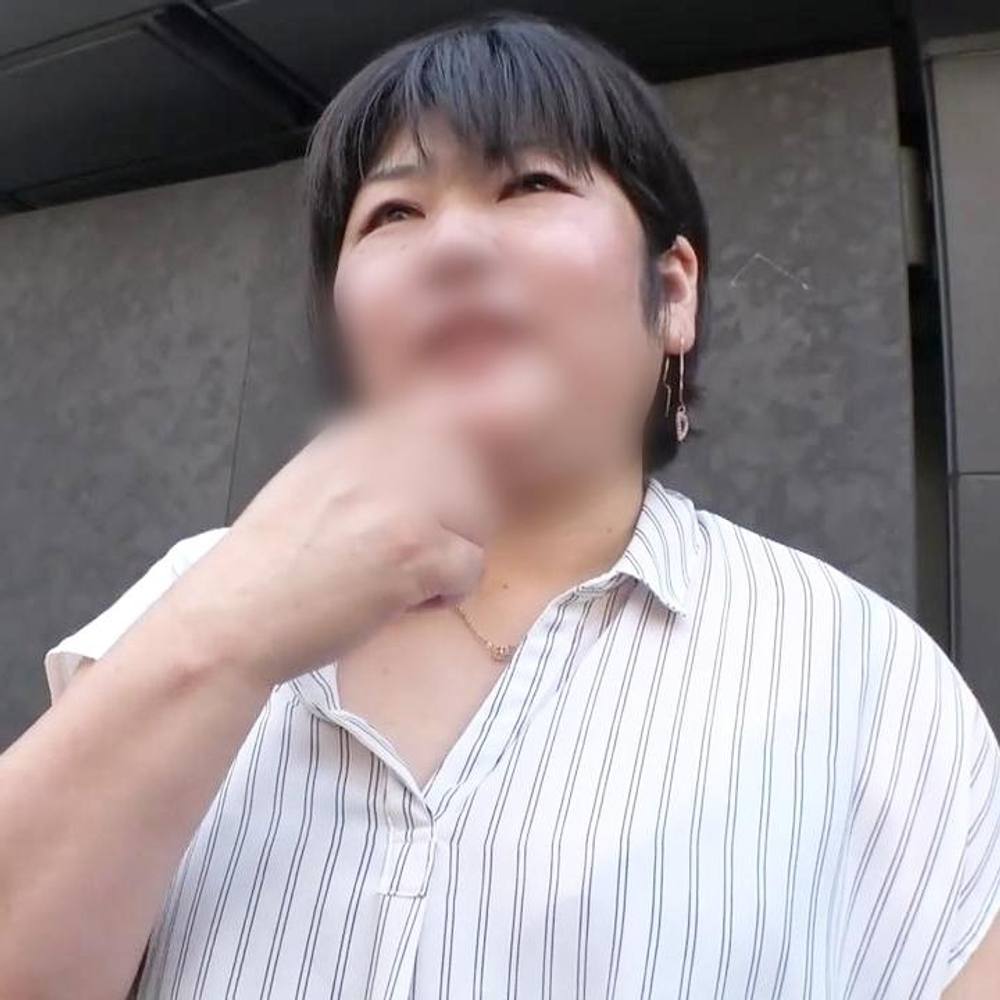 【熟女】地味めな54歳・豊満熟女◆くさいチ○ポを咥えさせられ戸惑いながらもフェラチオ！生チ○ポですっかりメスの顔を覗かせて豊満BODYを震わせイキ狂う！膣内射精！