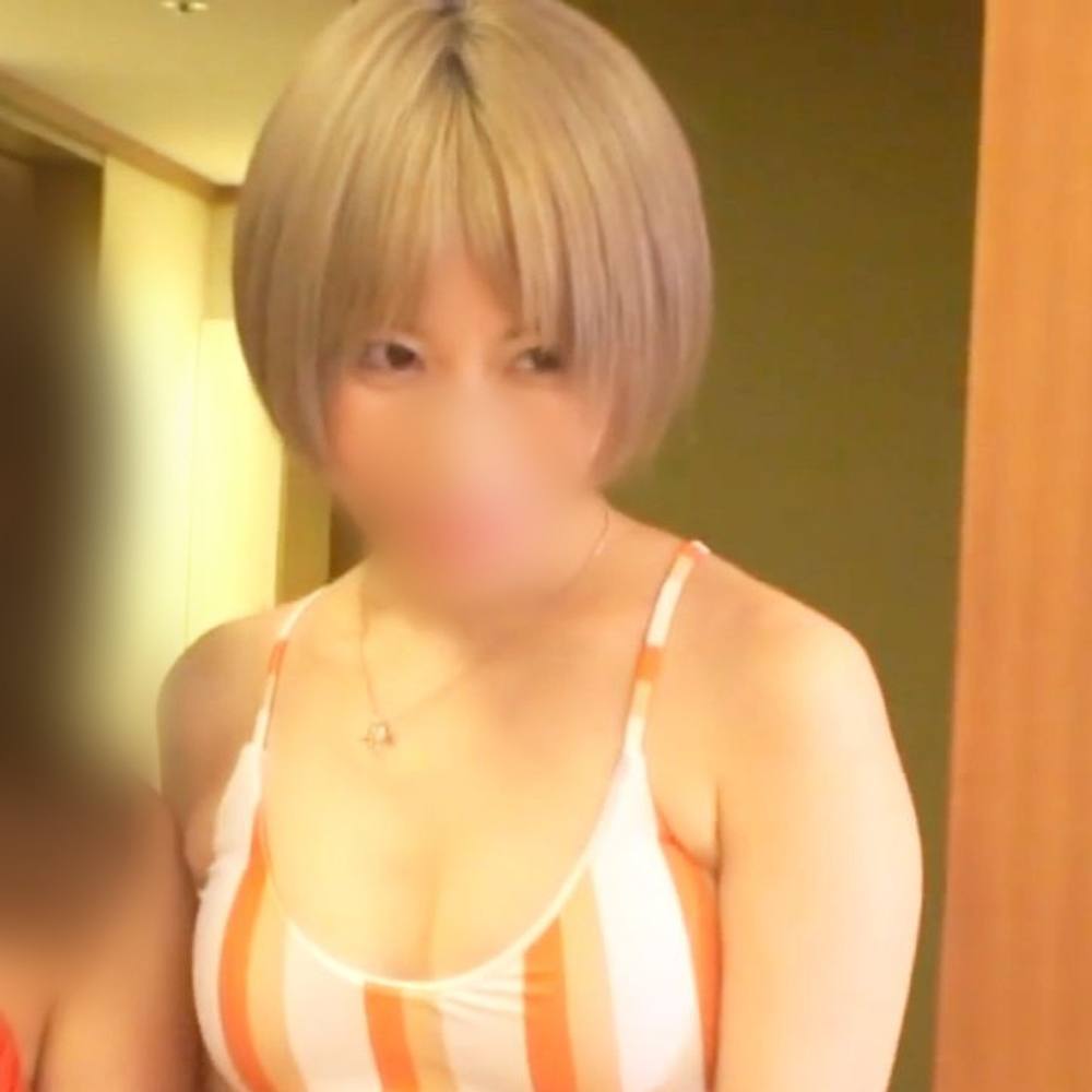 【個人撮影】股下80cm以上の金髪高身長美女りあちゃん。 手マンで立っていられなくなるほど気持ち良くなると、上目遣いで挿入おねだりフェラチオ♥