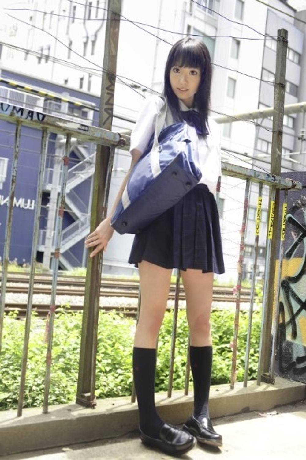 【限定お宝販売】可愛いお洋服に身を包んだ美人にチンポが勢い余って中出しエッチです◆タイムセール◆