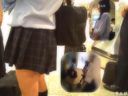 Observe the miniskirt from behind J〇 who is chatting from the father's point of view