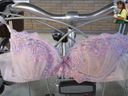 [Mischief] Excited by entangled the pink bra worn on the bicycle ridden by the clerk I admired ...