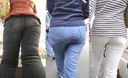 Beautiful moms who stuff their ridiculous butts into their jeans ...