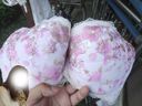 [Mischief] My neat and gentle friend's huge breasts mom was a cute pink E cup bra ...