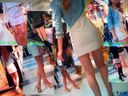 백화점 여성 패션 플로어의 점원은 예쁜 다리와 아름다운 엉덩이로 에로 너무