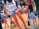 Korean-style beauty JD in denim shorts who can't help but be worried about the gap between the crotches