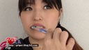 我在特寫照片中觀察到了天野加奈的刷牙和漱口