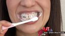 美麗的成熟女人朝宮涼子的牙齒護理（刷牙舌刷牙線）