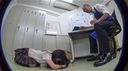 A girl who is caught shoplifting is made incontinent in the office and tries to get forgiveness with her body.