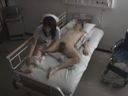 [**] 一名護士強行毆打臥床不起的護理接受者，並強迫他面對坐騎！ 從...六十九！