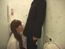 【**】학교 화장실에서 섹스하는 커플을 격렬한 촬영!