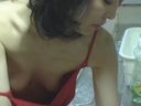 [狂熱專業視頻]裸圍裙太尤魯的成熟女人的無胸罩乳房冷卻器