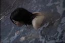 【**】 【Bath】Mature woman in the open-air bath for 4 minutes! It is very similar to the actress Natsu ○ Yui! Excellent style!