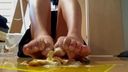 [Selfie camera de posted video] Sailor suit cosplay crushing cream puffs with feet (panchira)