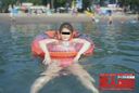 [0195] Underwater masturbation of an exhibitionist demon wife who descended on the scorching beach in midsummer! !! Two vaginal shots to comfort the burning body