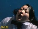 A must-see for wet enthusiasts! Masturbating by jumping into the pool while in uniform