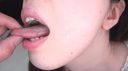 [Tongue / saliva fetish] Aya with a nasty atmosphere (22) Super close-up velo appreciation / finger licking / toothbrushing [Amateur]