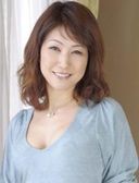 人妻57 国見りさ35歳 期待してパンツがびしょ濡れの美人妻をバック突きのご奉仕