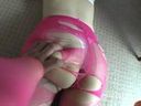 【팬티 스타킹 매니아의 필견】 OL 카나코 22세 핑크색 팬티 스타킹에 싸인 아름다운 다리와 아름다운 엉덩이를 애무하면서 야한 목소리가 새어 나온다! [ZPY001-4]