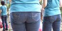 The cute mom is sweaty and sticks panties and jeans to the big ass and makes the line exposed! !!