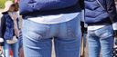 The wife charms the well-shaped hip line with a beautiful butt in jeans! !!