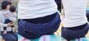 Young mom peeks out of her steamy black girdle shorts from the waist of her jeans! !!