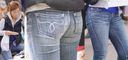Young mom clearly brings out the panty line that she was embarrassed to eat in the jeans beautiful buttocks! !!