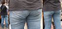 年輕的媽媽讓內褲線在她吃過的牛仔褲美麗的大屁股上脫穎而出！ ！！