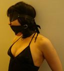 Tighten your waist with a corset, take away the freedom of both arms with a thumb cuff (thumb lock), and wear an opening gag!　[Part 2]