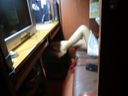【Leg fetish】19-year-old office lady in a private room of an Internet café ...