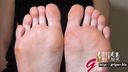 大敏感小さめ足の人妻ももの22.5cm皮剥け足裏足指を接写鑑賞