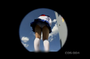 【Dokkiri 計劃】角色扮演照片♪美麗的女孩褲子在強風中在屋頂上完全可見 w 我會嘗試快速換衣服......