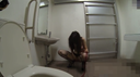 《Personal shoot》Seeding in a public toilet! Shooting video of an exhibitionist pervert couple!
