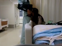 【個人撮影】入院中の若者が仕事終わりのナースと病室内でセックスしちゃってる…！