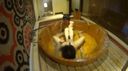 An Asian gonzo work that flirts with a choimuchi amateur girlfriend in a circular bath in a love hotel and inserts it in bed!