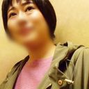 【熟女】結婚20年目、45歳。ショートヘアー人妻。あやこさん。旦那が出張中に自宅でハメ撮りセックス。ドMま○こ責められ理性崩壊イキ。どっぷり中出し。