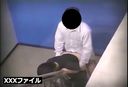 残業後に会社ビルの非常階段で人妻事務員と不倫本番行為する上司