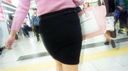 [Sexy mini black tight skirt muchiero puri ass girl!] Black tight skirt and glamour body★ pheromone daughter's ass!