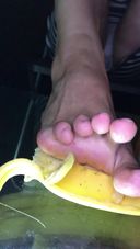 【Vertical Video】Beautiful Foot Girl's Food Crush * Banana * Front Moe (1) FETK00466