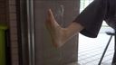 手汗、足汗フェチ　ガラスに押し付けて手や足の裏の跡をつける
