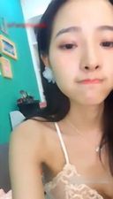 Selfies such as waist constriction, boob size, beautiful legs, well-formed face with eyes and nose, shower by Asian beauty without complaints and naked legs open legs