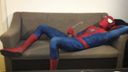 スパイダーマンのコスプレをし大量射精する