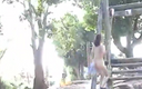【Personal shooting】Beautiful wife shakes vulgar breasts in a good mood on an exposed walk