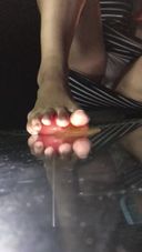 【Vertical Video】Beautiful Foot Girl's Food Crush * Tomato * Front (1) Moe (5) FETK00470