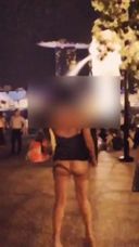 [Stunned exposure...] Walking around the arcade naked with chains wrapped around your body, exposing your ass right behind the Merlion ...