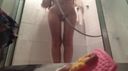 꽤 섬세한 체형과 아주 부드러운 JD의 샤워 룸에서 & 오프닝으로 여신 셀카 비디오!