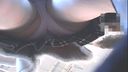 【개인 사진】 【펀치라】역 승강장에서 제복 소녀의 ♪ 스커트를 몰래 찍어 엉덩이가 튀어나온 핑크 팬티 GET!