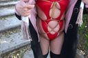 個人拍攝色情服裝胖乎乎的妻子戶外散步